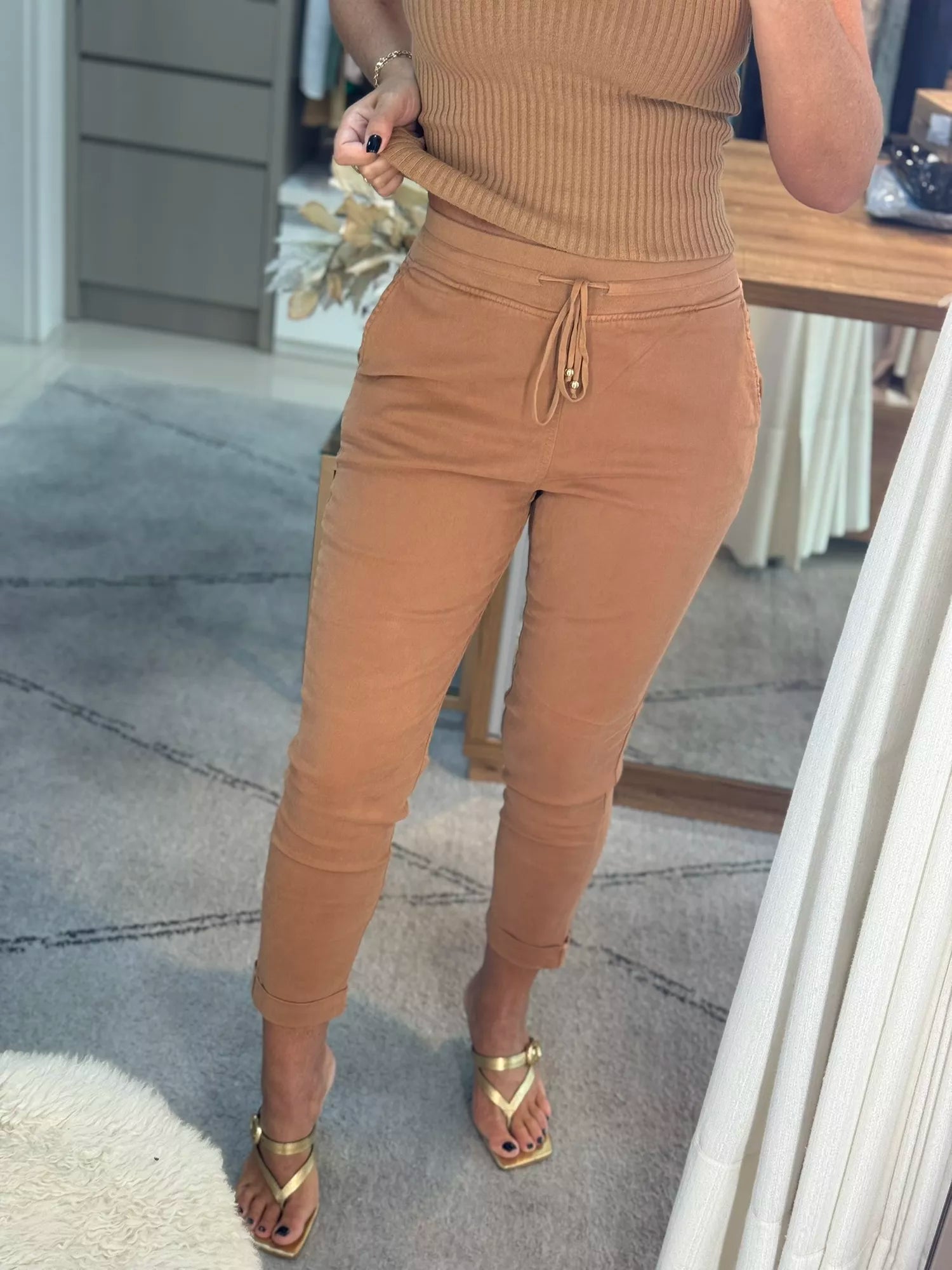 Calça de Sarja com Cordão
